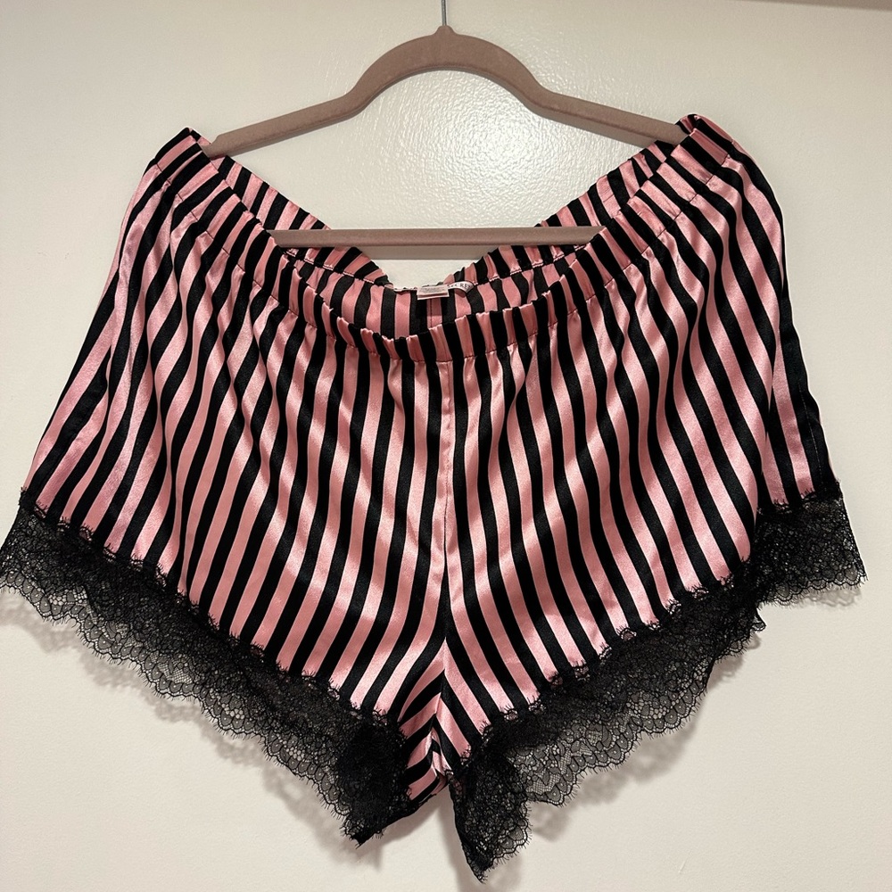 Victoria’s secret lounge shorts